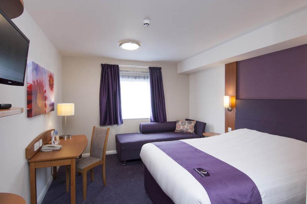 Premier Inn Dundee West Esterno foto